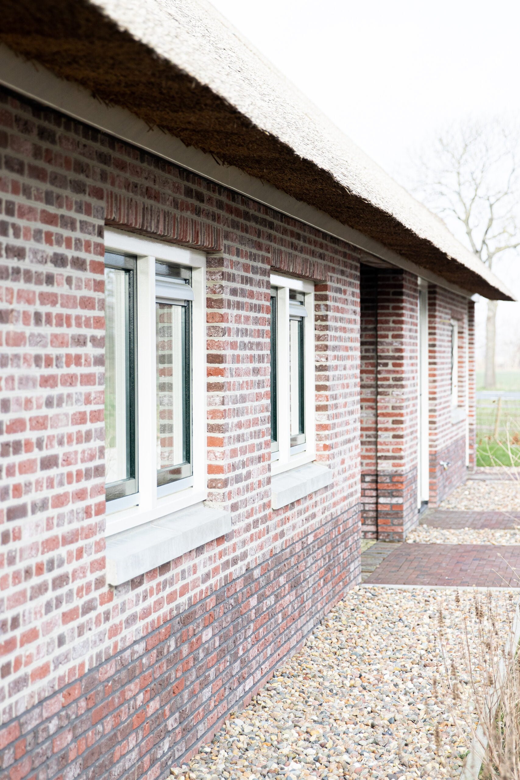 Draaikiepraam (rechts) en vast glas | 2 vakken | hout