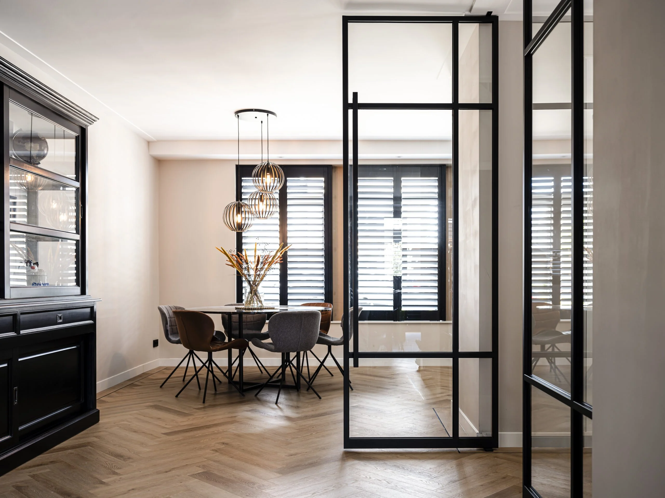 Enkele-taatsdeur-kruismodel-met-2-zijlichten